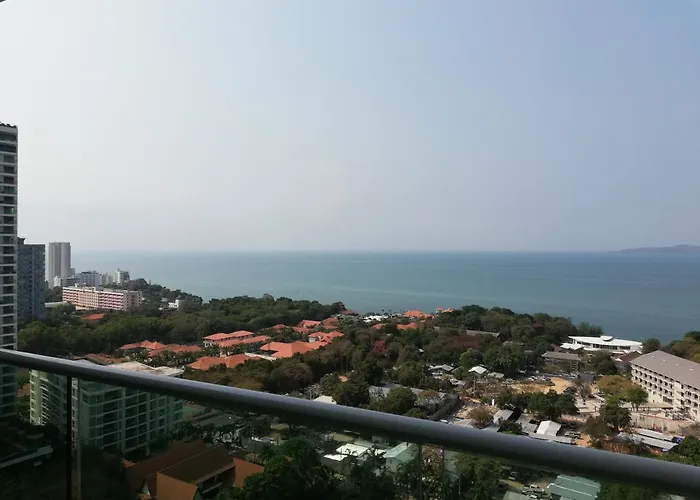Cosy Beach View Apartments Pattaya