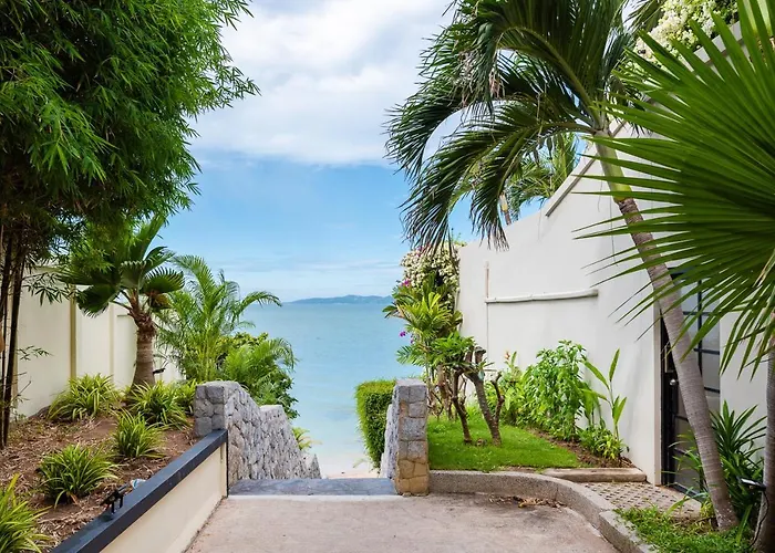 Privates Majestic Residence Pool Villa 4 Bedrooms Private Beach Pattaya