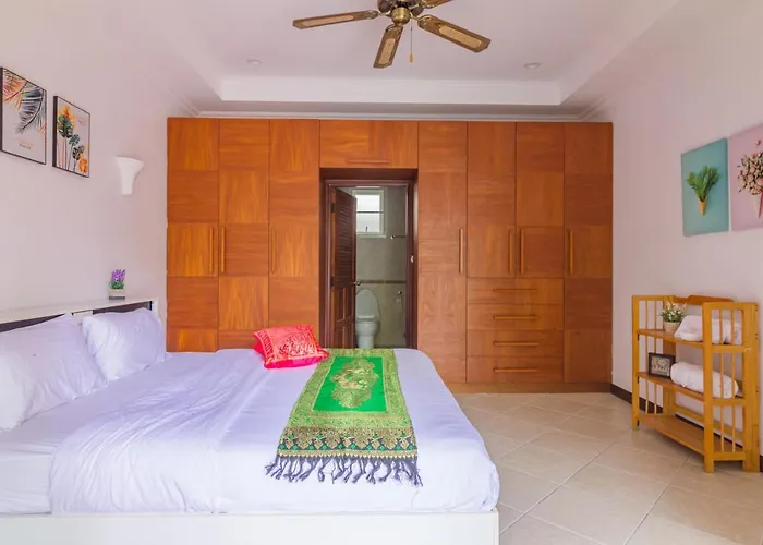 Privé Luxury 3 Bhk Villa 200M From The Beach Pattaya