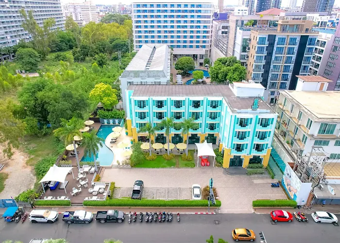 Wave Hotel Pattaya