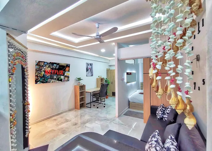 Hagone Condotel - Pool, Near Pattaya City & Steps To Weekend Market