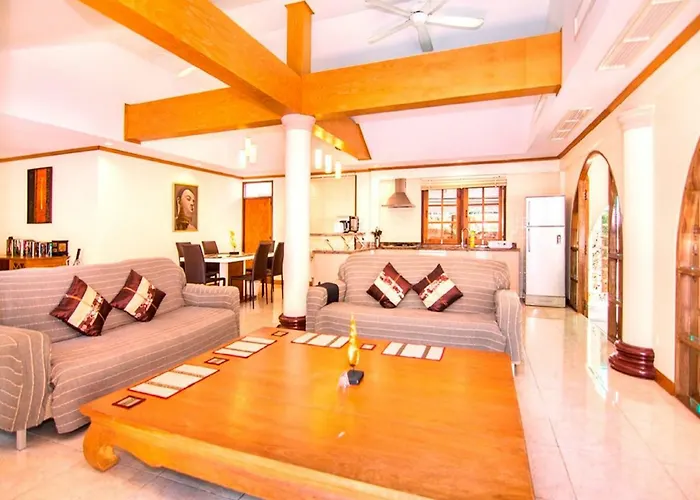 Privé Grand Condo Lotus Pool Villa Near The Beach Pattaya