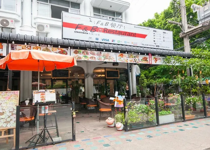 Haustierfreundliches Fnb Hotel Central Pattaya
